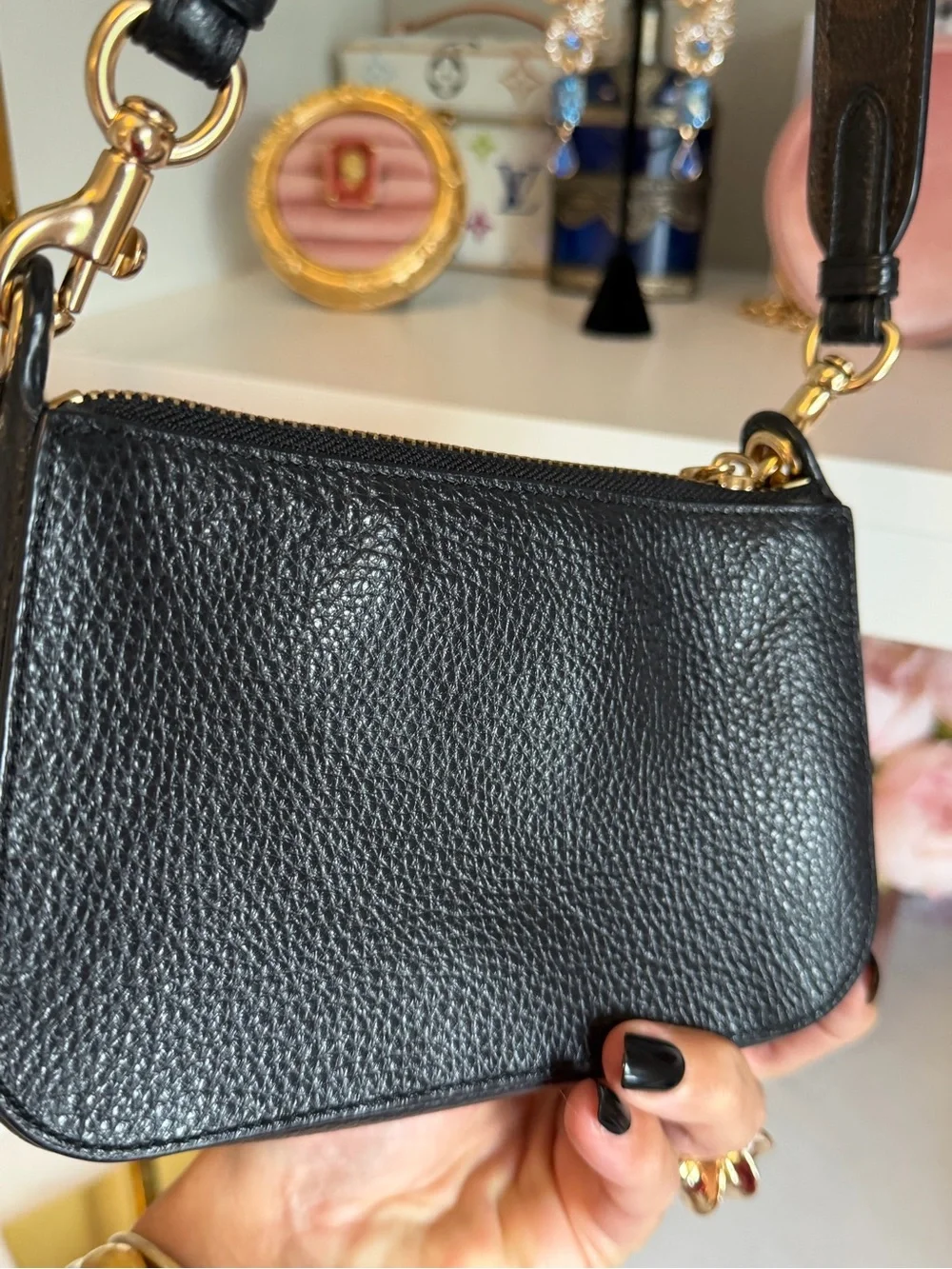 Coach gorgeous Black Pebbled Leather Mini Crossbody with Gold Hardware EUC